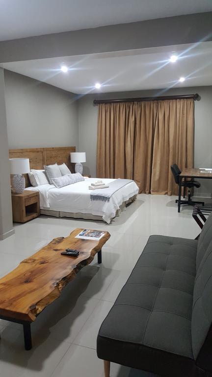 Fa'Trez Guest House&Spa Pretoria-Noord Extérieur photo