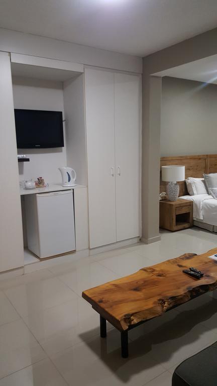 Fa'Trez Guest House&Spa Pretoria-Noord Extérieur photo