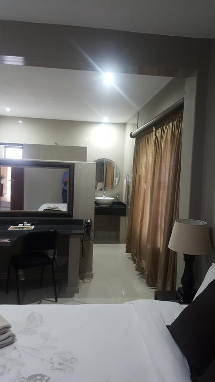Fa'Trez Guest House&Spa Pretoria-Noord Extérieur photo