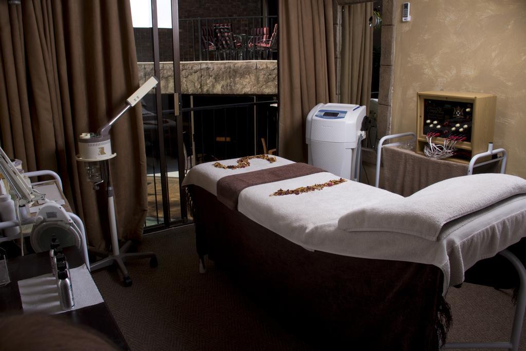 Fa'Trez Guest House&Spa Pretoria-Noord Extérieur photo