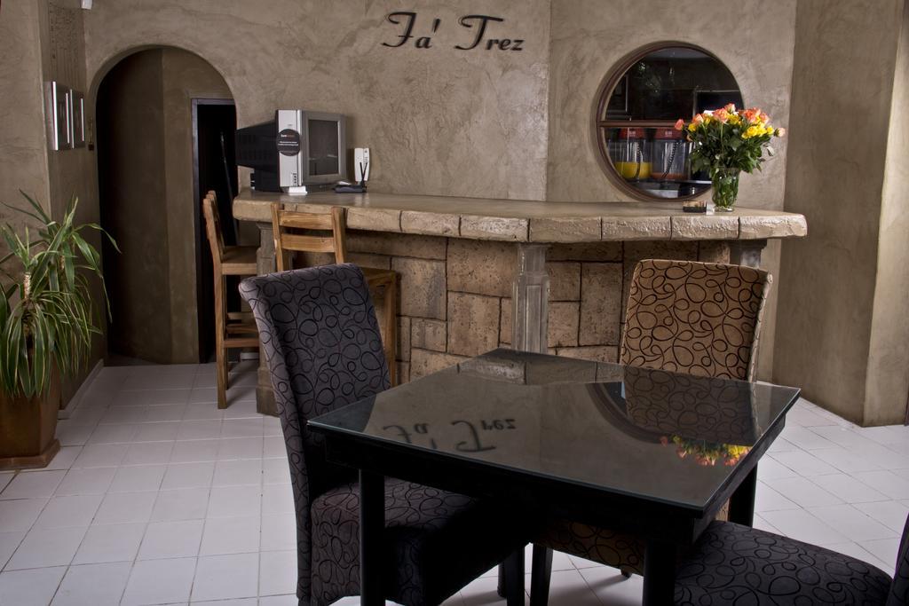 Fa'Trez Guest House&Spa Pretoria-Noord Extérieur photo