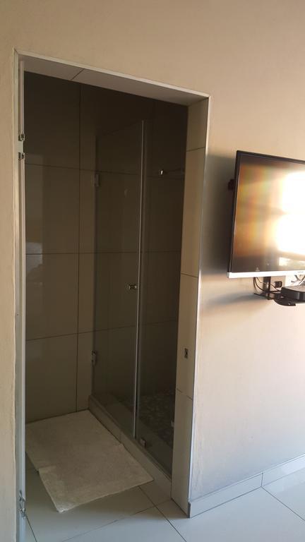 Fa'Trez Guest House&Spa Pretoria-Noord Extérieur photo
